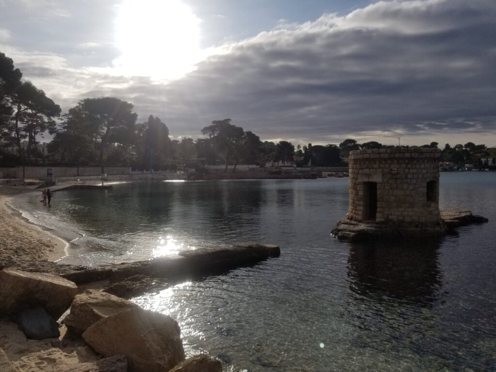 Les Ondes, Antibes